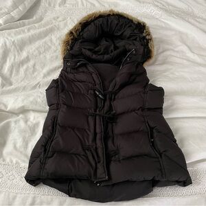 J Crew MEDIUM Hooded Puffer Vest Fur trim black toggle zip down